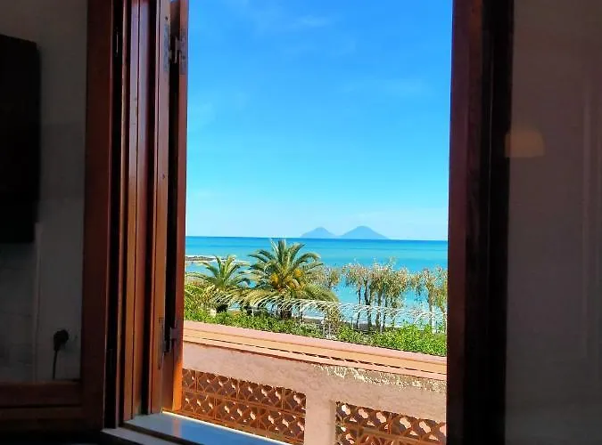 Testa Di Monaco - Basic Hotel Capo dʼOrlando